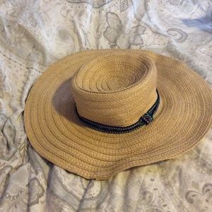 Tan hat